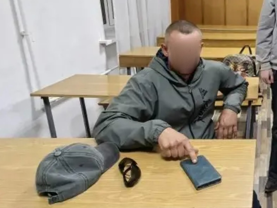 В Рубцовске сотрудники ППС задержали мужчину с крупной партией синтетического наркотика.