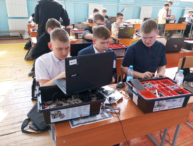 XVI Региональная олимпиада школьников по робототехнике.